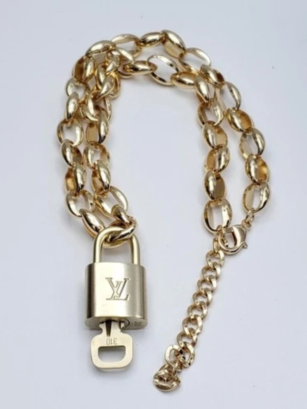 Gold-Plated Necklace with Authentic Louis Vuitton Padlock - Picture 7 of 9